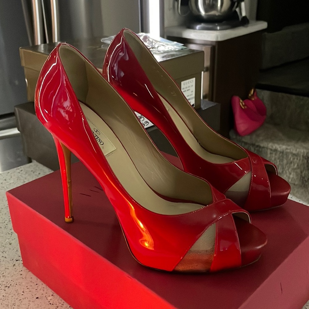 Valentino Pumps ~ Size 39